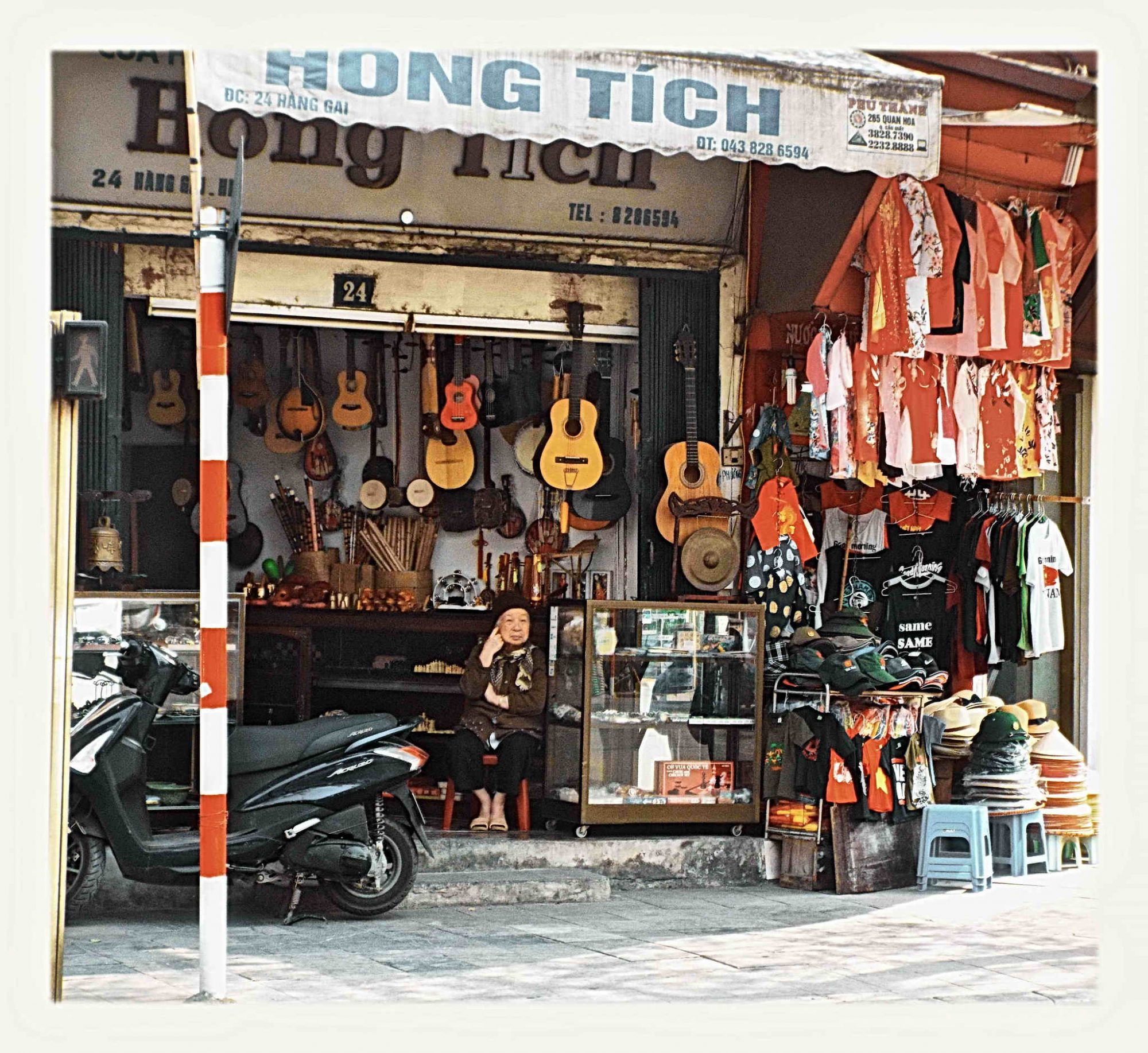 A nude ru in Hanoi